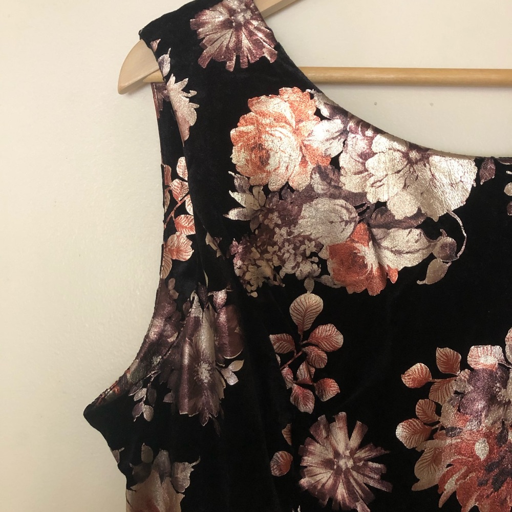 Floral Midi Dress - Picture 4 of 7